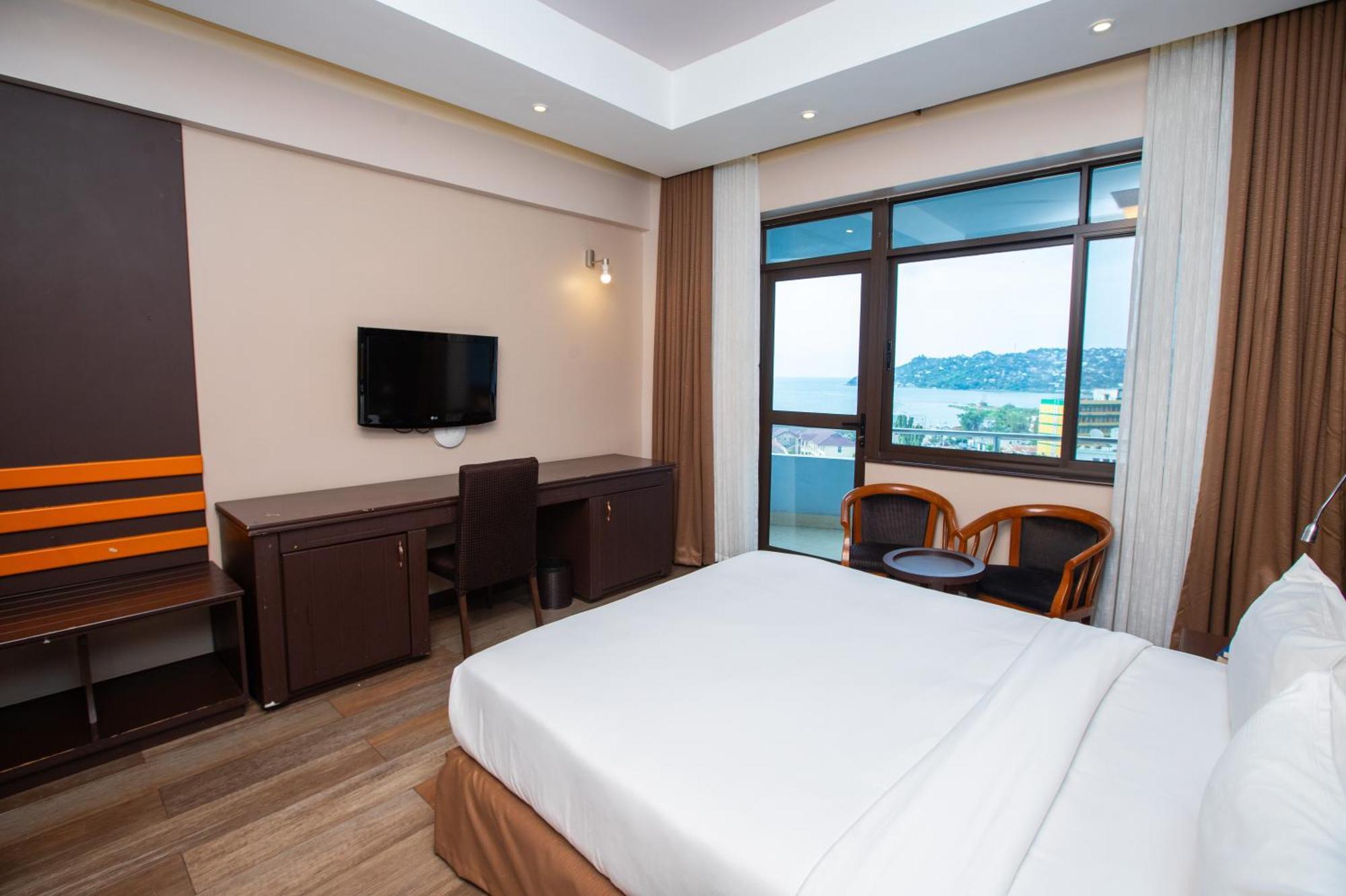 Gold Crest Hotel อึมวานซา ภายนอก รูปภาพ