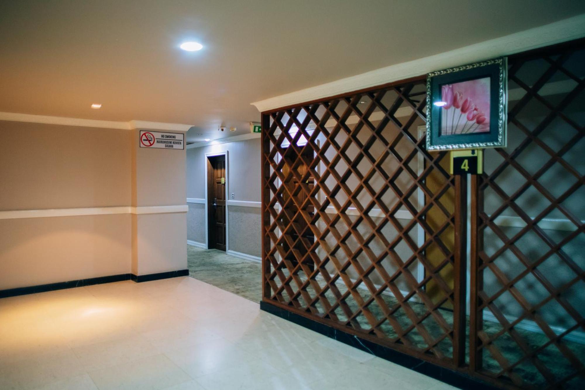 Gold Crest Hotel อึมวานซา ภายนอก รูปภาพ