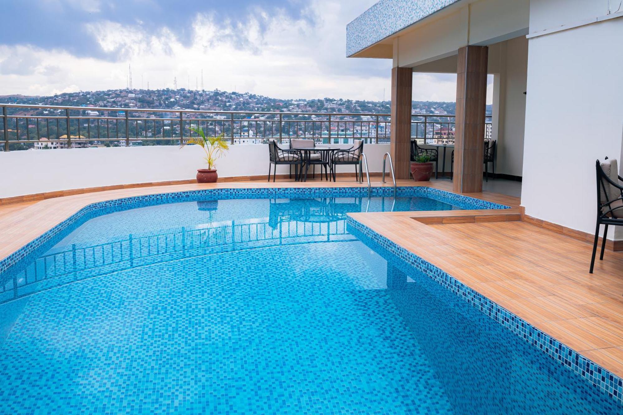 Gold Crest Hotel อึมวานซา ภายนอก รูปภาพ
